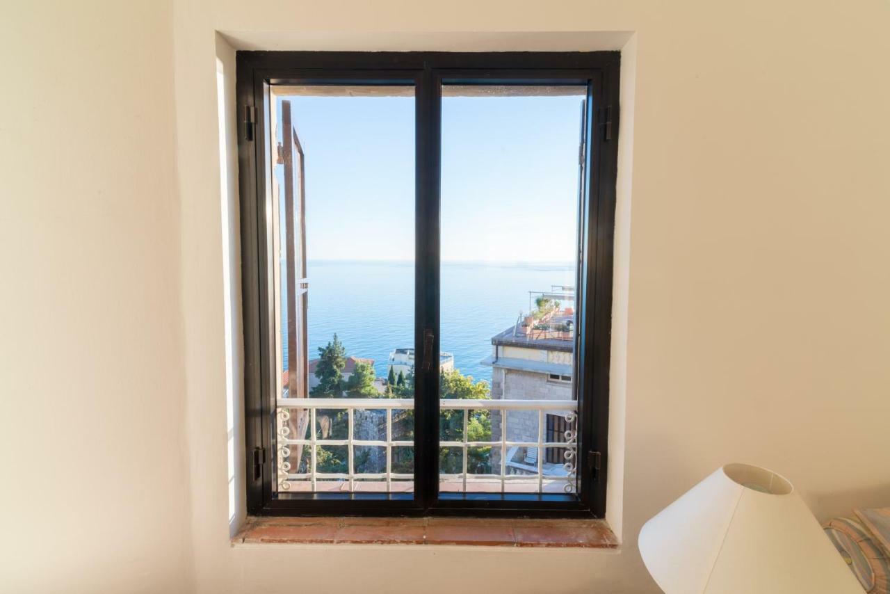 Appartamento Nella Torre Grimaldi  Ngoại thất bức ảnh